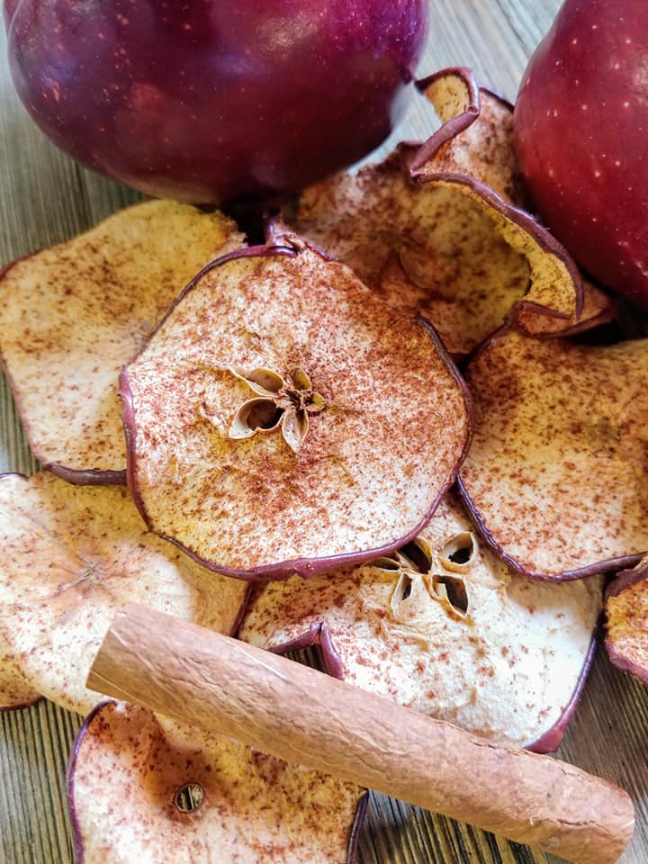 Oven Baked Cinnamon Apple Chips Jett S Kitchen